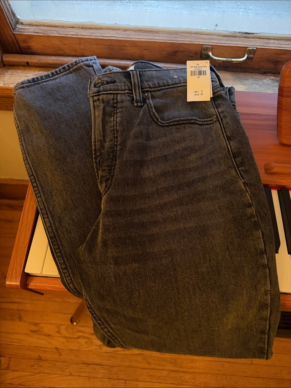 Abercrombie Women’s Black Wash Jeans - Classic Straight Fit